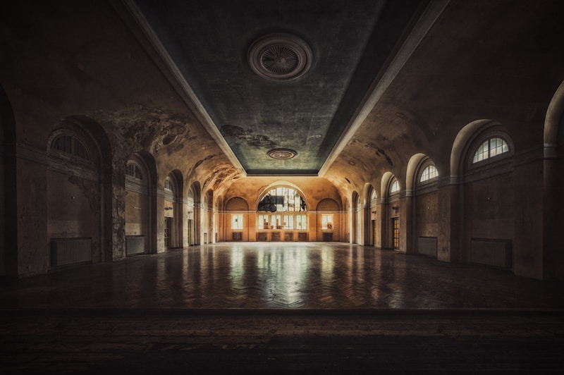 Mystery Mansion escape room — secret passages and cinematic mystery